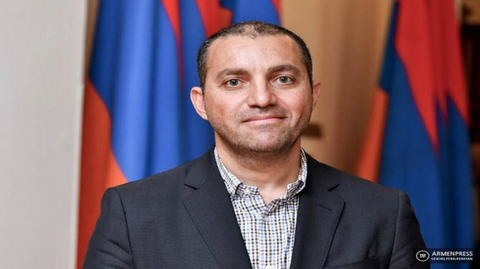 Erməni nazir İranda içib sərxoş oldu,  qalmaqal yarandı  