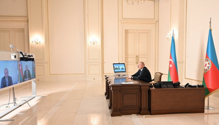   Ilham Aliyev recibe al presidente de Maire Tecnimont Group en formato de video   