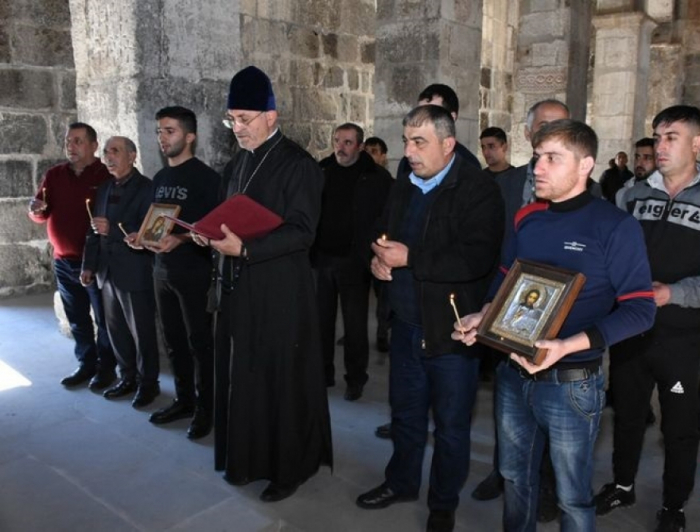   ممثلو الطائفة الدينية الاودينية الألبانية المسيحية يزورون دير "آغ أوغلان" في لاتشين المحررة  