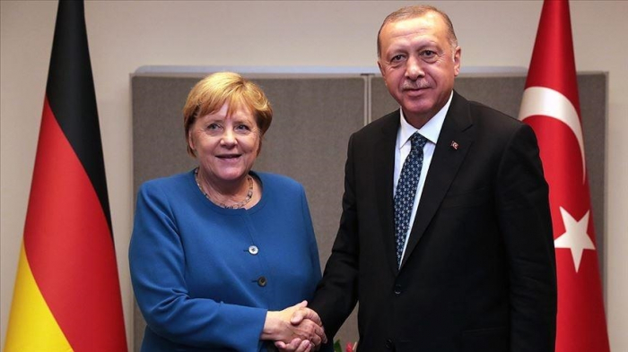 Erdogan and Merkel discuss bilateral, EU relations