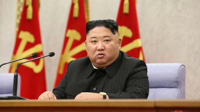 Kim Jong Un watscht eigene Regierung ab