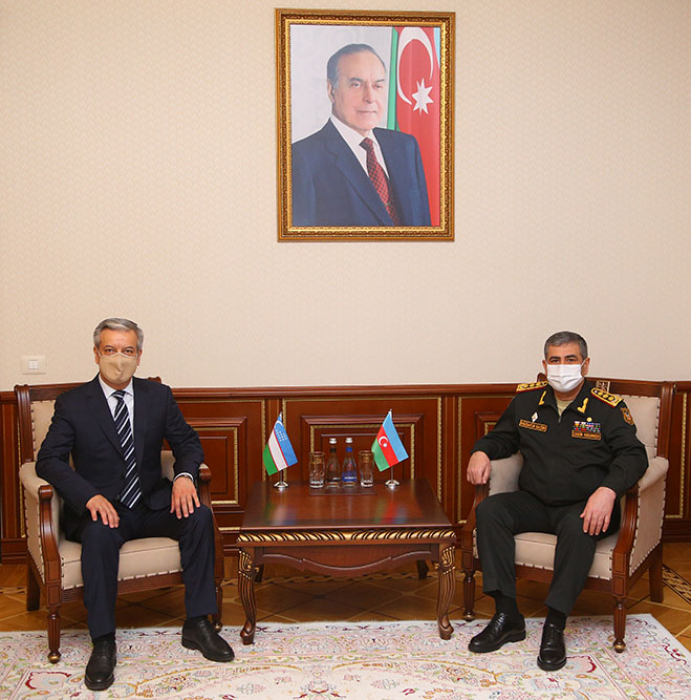 Azerbaijan and Uzbekistan discuss military cooperation