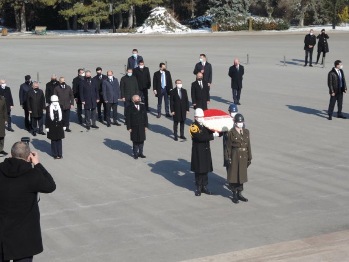    Əli Əsədov Anıtqəbri ziyarət etdi -    FOTO      