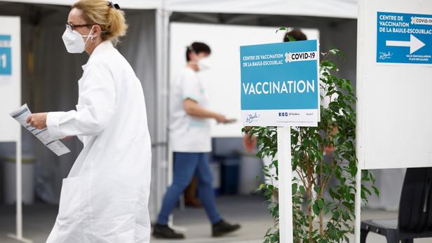 Coronavirus: la France confirme 271 décès en 24 heures 