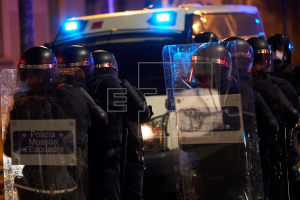 Tercera noche de protestas por Hasel con 16 detenidos en Barcelona y Valencia