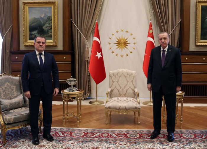   Erdogan rencontre le chef de la diplomatie azerbaïdjanaise à Ankara  