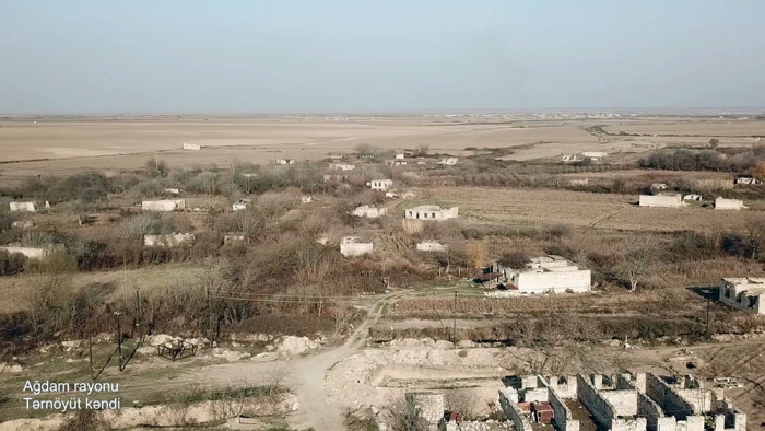   El Ministerio de Defensa emite imágenes de la aldea Tarnoyut de Agdam  