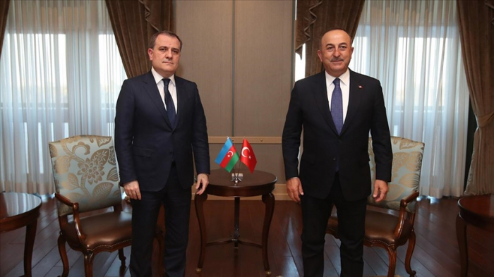   Jeyhun Bayramov telefonierte mit Cavusoglu  