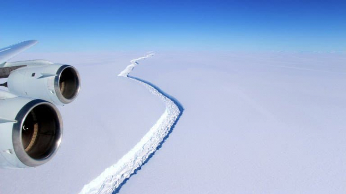 Un immense iceberg se détache de l
