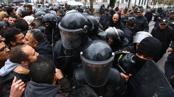 الشرطة تغلق وسط العاصمة لمنع الاحتجاج بوسط العاصمة التونسية