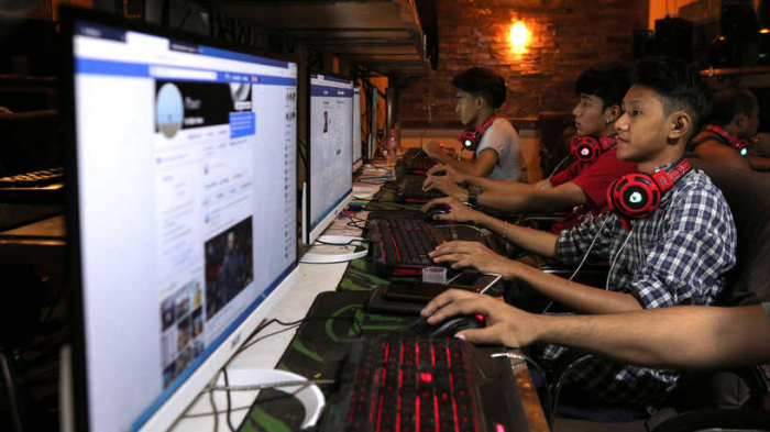  السلطات العسكرية في ميانمار تحظر فيسبوك وإنستغرام 