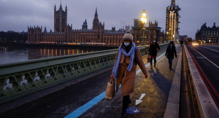 Britaniya turistlər üçün qaydaları sərtləşdirdi 