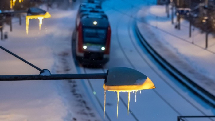 Zugverkehr von Eis und Schnee betroffen