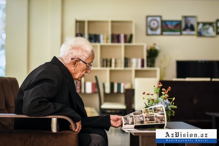  65 yaşdan yuxarı şəxslər vaksinasiyaya SMS-lə çağırılacaq 