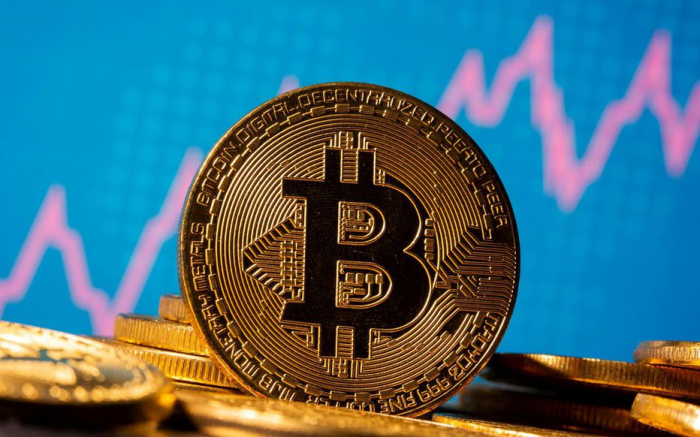 Le bitcoin dépasse la barre record des 48.000 dollars suite à l