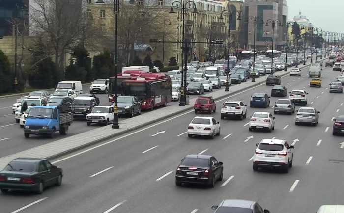 Bakıda yol qəzası tıxaca səbəb oldu 