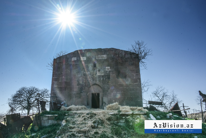  مسجد عمره 4 قرون تحول إلى اسطبل من قبل الأرمن -  صور  