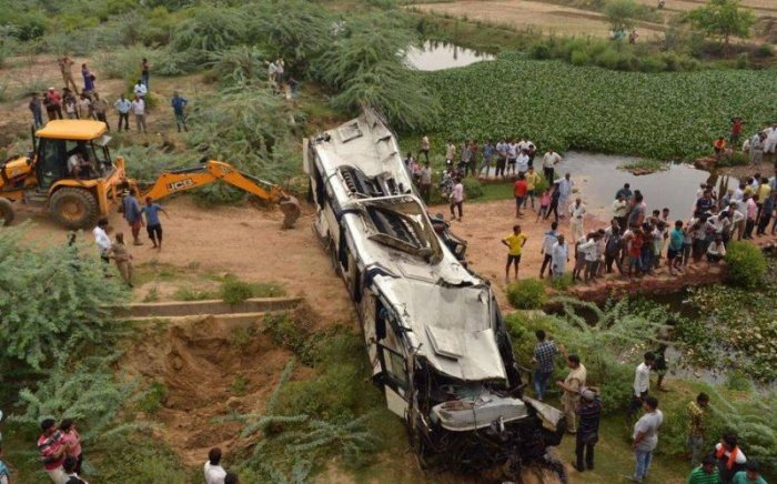 Au moins 37 personnes sont mortes dans un accident de bus en Inde