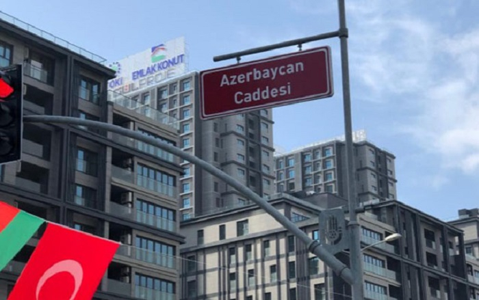 İstanbulda Azərbaycan küçəsinin açılışı oldu