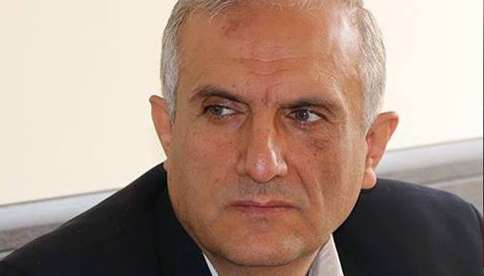 Paşinyanı xəyanətkar adlandıran məmur istefa verdi