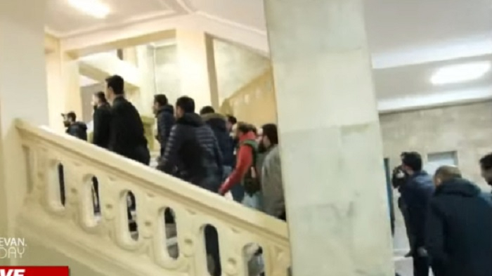 Paşinyana qarşı aksiyalara müəllim və tələbələr də cəlb edilir 