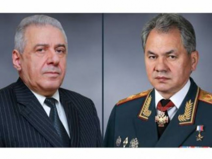  Shoigu bespricht die Situation in Karabach mit seinem armenischen Amtskollegen 