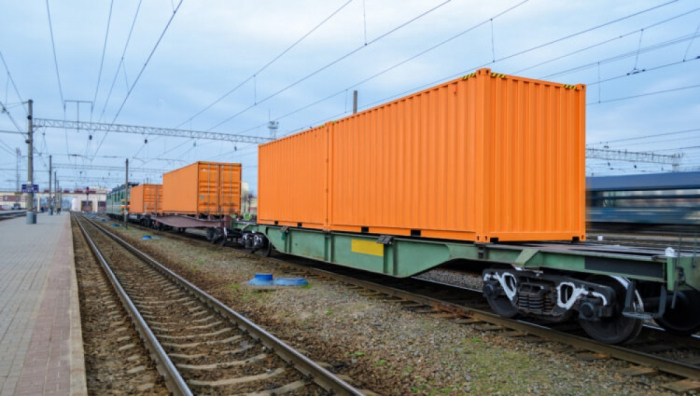 El primer tren de contenedores en bloque de 2021 de China a Georgia, que viaja a través de Azerbaiyán, partió de Bakú a Tiflis