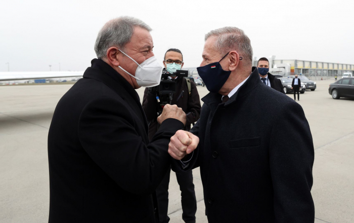 Hulusi Akar Almaniyadan Macarıstana getdi