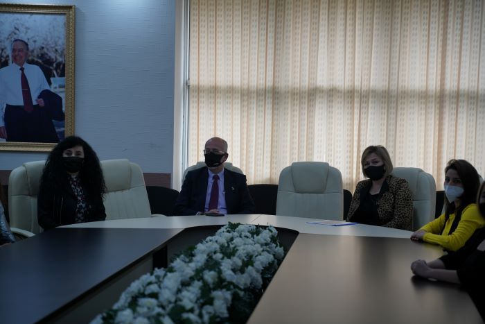 Səfir mədəni əməkdaşlıq layihələrini müzakirə edib 