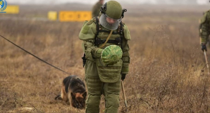  Les soldats de la paix russes mènent des opérations de déminage dans la région de Khodjavend 