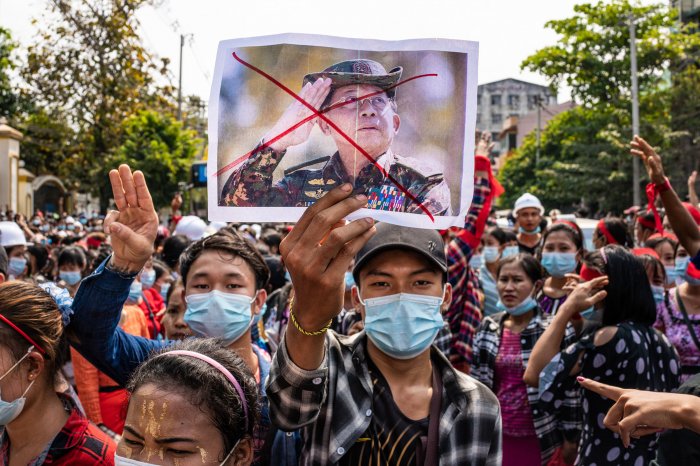 Myanmar hadisələri kimin maraqlarına xidmət edir?  