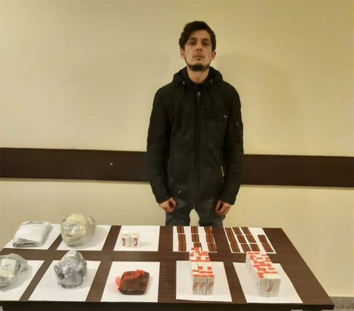    Sərhəd pozucusu 4 kiloqram narkotiklə tutuldu   
   