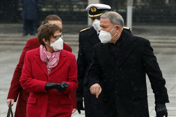 Hulusi Akar Almaniyada danışıqlar aparır