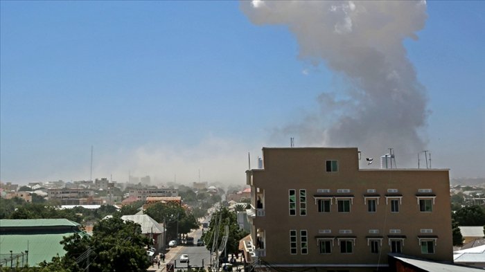 Somalidə parlamentinin qarşısında partlayış:  Ölənlər var 