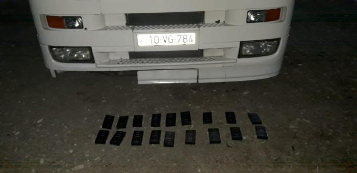 Gömrükdən qanunsuz telefon keçirmək cəhdi