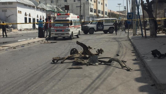 Suicide bomber strikes near Somali mall, police station
 