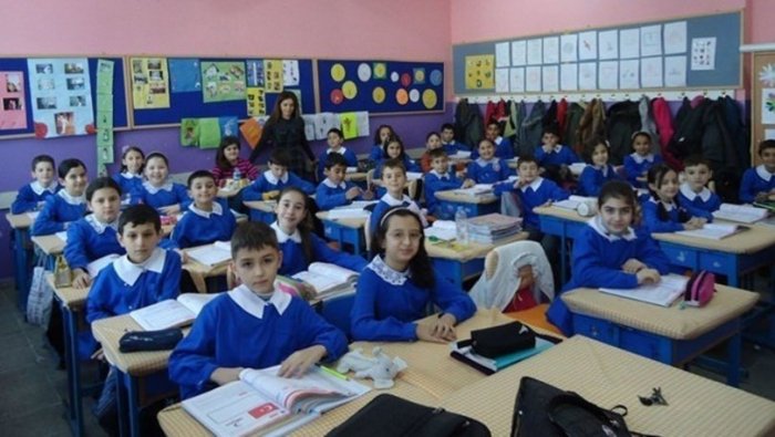  Türkiyədə məktəblər açılır 