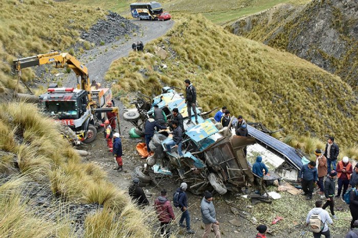 Boliviyada avtobus qəzası:    21 nəfər ölüb   