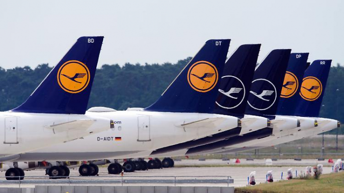 Corona brockt Lufthansa Rekord-Verlust ein