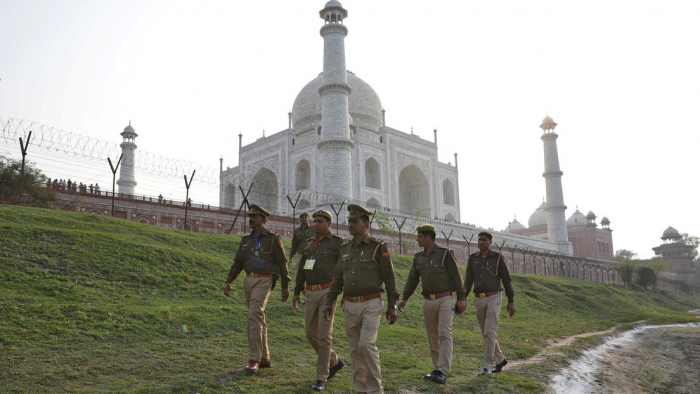 La Policía india evacua el Taj Mahal tras recibir una llamada sobre una amenaza de bomba