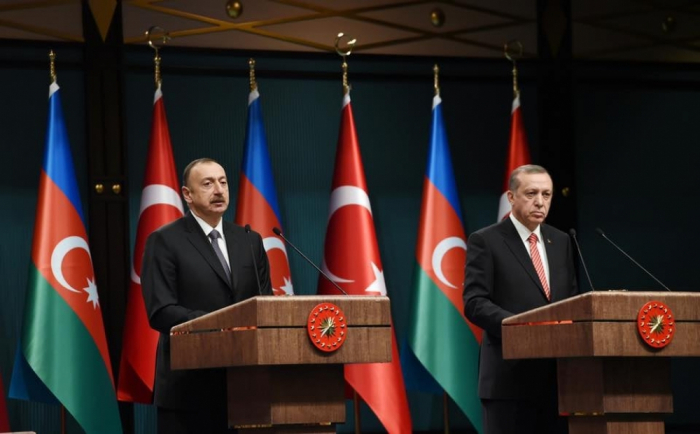  Le président Ilham Aliyev présente ses condoléances à son homologue turc Recep Tayyip Erdogan 