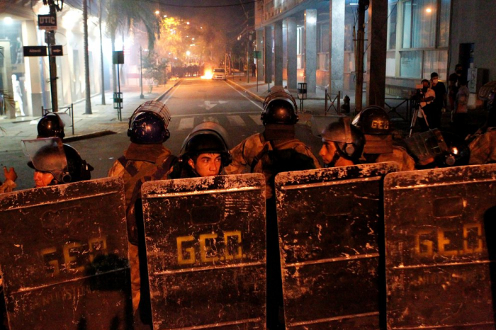 Disturbios en Paraguay dejaron al menos 18 heridos y acercan al presidente Abdo Benítez a un juicio político