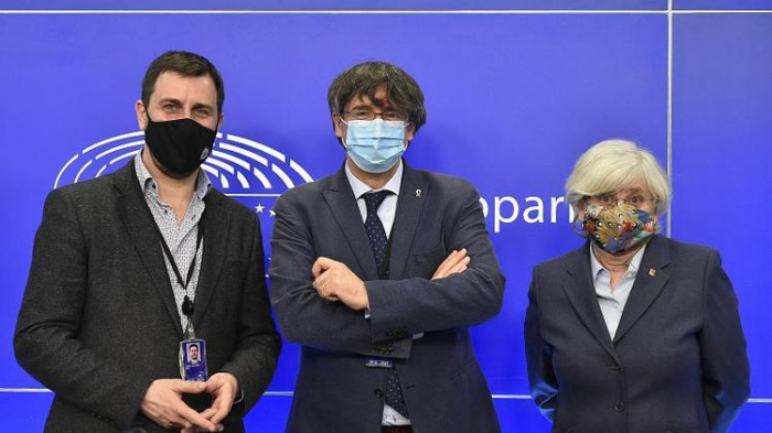  El Parlamento Europeo retira la inmunidad a Carles Puigdemont 