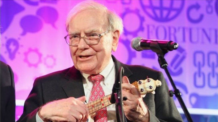 Warren Buffett finally joins exclusive $100bn club