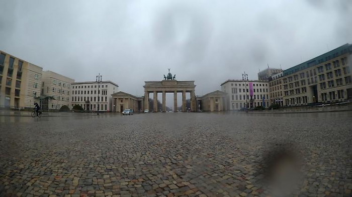 Sturm rüttelt Deutschland durch