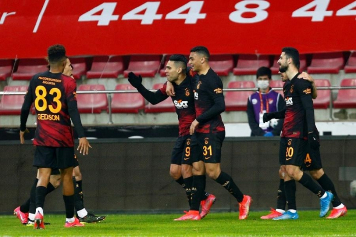 “Qalatasaray” 3 xalı 3 qolla qazandı