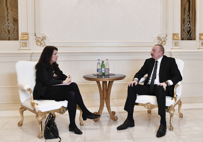   Präsident Ilham Aliyev empfängt eine Delegation unter der Leitung der amtierenden OSZE-Vorsitzenden  