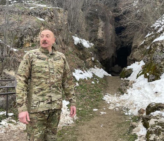  El Presidente y la Primera Dama visitan la cueva de Azij-  VIDEO  