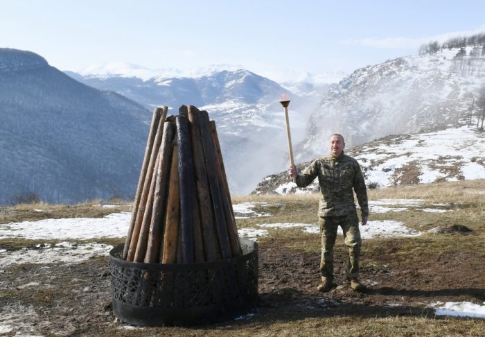 Presidente enciende hoguera de Novruz en la llanura de Jidir -  VIDEO+FOTOS  