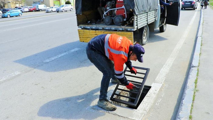 Oğurlanmış yağış barmaqlıqları bərpa olundu -    FOTO     
